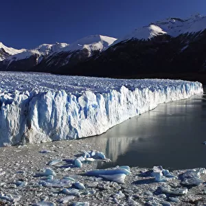 Lago Argentino with icebergs, Perito Moreno Glacier, High Andes, near El Calafate, Patagonia, Argentina