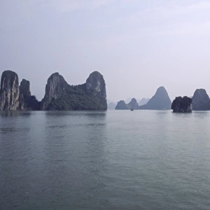 The magnificient Halong Bay