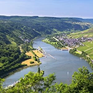 Moselle River with the village of Enkirch surrounded by vineyards, Bernkastel-Wittlich, Rhineland-Palatinate, Germany
