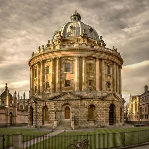 Iconic Buildings Around the World Cushion Collection: Radcliffe Camera, Oxford
