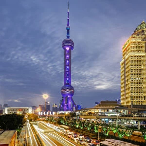 Shanghai Pudong District - Iconic Oriental Pearl TV Tower