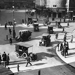 Strand Traffic London 1910