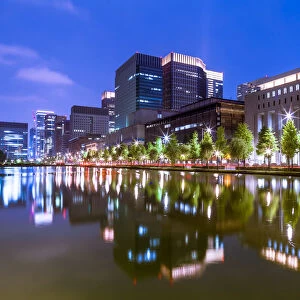 Tokyo city at night, Marunouchi
