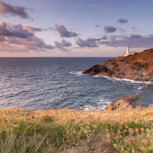Trevose Head Lighthouse Print, Cornwall Coast at Dusk Trevose Head Lighthouse Print, Cornwall Coast at Dusk