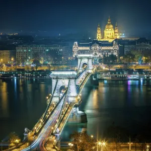 Budapest - Ponte della Catena di Notte.