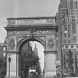 Triumphal arch on Washington Square Park, New York, USA, (B&W)