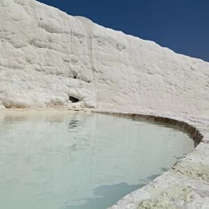 Turkey, Pamukkale, calcium carbonate terraces (travertines)