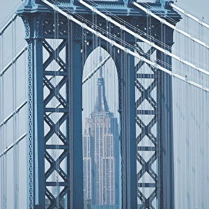 USA, New York City, Manhattan Bridge and the Empire State Building
