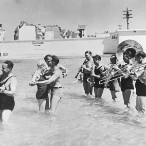 Vintage Print of Brussels Heatwave Scene Vintage Print of Brussels Heatwave Scene