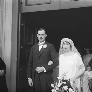 The Hon Lady Abdys daughter weds Miss Violet Abdy and Mr Hugh Godsal were married