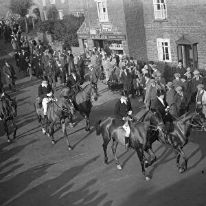 Opening Meet of the Pytchley Hunt at Brixworth. 5 November 1928