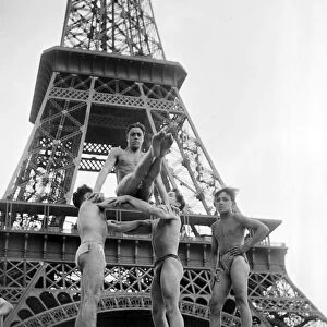 Eiffel Tower gymnastics 1945