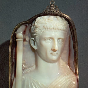 Agate Cameo, bearing the portrait of Emperor Claudius (10BC-54AD), in high relief (agate)