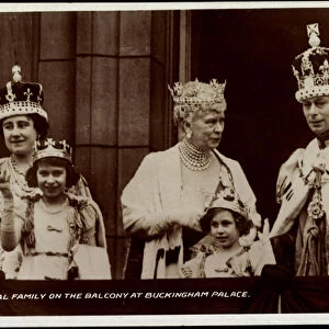Ak King George VI. Elizabeth Bowes Lyon, Mary, Princess Elizabeth (b / w photo)