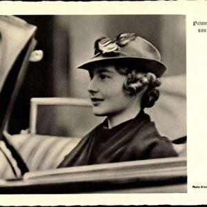 Ak Princess Cecilie of Prussia in the car as driver (b / w photo)