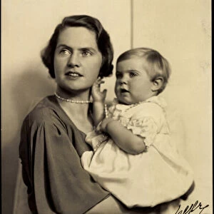Ak Princess Sibylla with the little princess Margaretha (b / w photo)