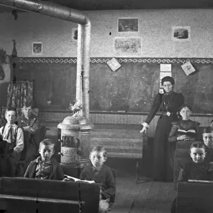 Aspen schoolroom, c. 1880-90 (b / w photo)