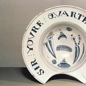 Barbers bowl with inscription Sir your quarter is up (ceramic)