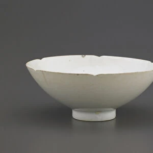Bowl with notched rim, Jingdezhen, Jiangzi province, Northern or Southern Song dynasty