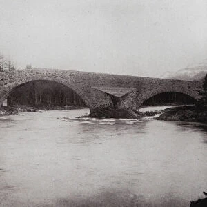 Bridge of Dee, Invercauld (b / w photo)