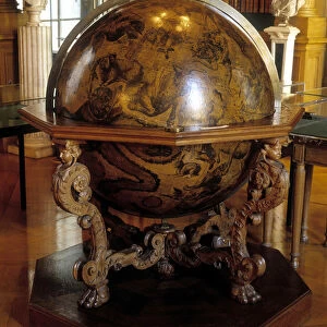 The celestial globe of Coronelli to the meridian of Gatellier
