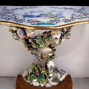 Console of soft porcelain in the manufacture of Capodimonte. 18th century Sevres