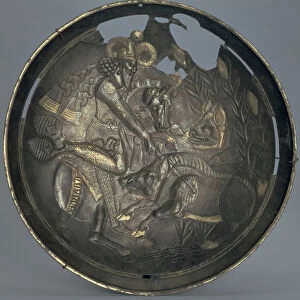 Dish decorated with a scene of Prince Varahran out hunting