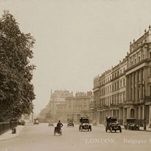 Early cars in Belgrave Square, London (b / w photo)