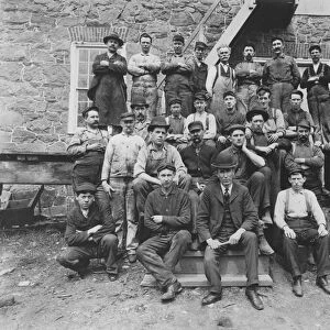 Employees at Henry Clay Factory, 1905 (b / w photo)