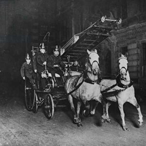 Fire brigade, 2nd April, 1914 (b / w photo)