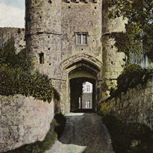 Gateway, Carisbrooke Castle (photo)