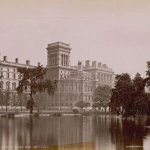 General view of the Foreign Office in St Jamess Park (photo)