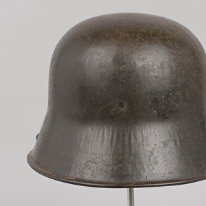 German steel helmet or Stahlhelm, c. 1916 (helmet)