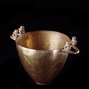 Gold cup with handles small sphinxes, from the Bernardini tomb of Palestrina, 675-650 BC