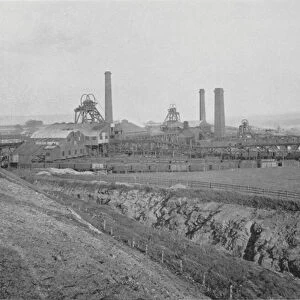 Hoyland Silkstone Collieries, Yorkshire (b / w photo)