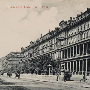 Lancaster Gate, Hyde Park, London (b / w photo)