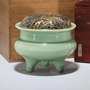 Large Longquan celadon tripod censer with Japanese parcel-gilt metal cover (ceramic