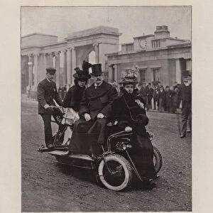 The Pennington Motor-Car, The First Motor-Car in Hyde Park, London (b / w photo)