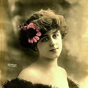 Portrait of comedian Gabrielle Robinne, French comedian (1886-1980) photographed by Reutlinger 1905