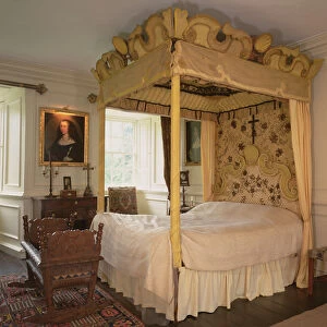 Four poster bed and cradle, used by Mary Queen of Scots (1542-87) and her son