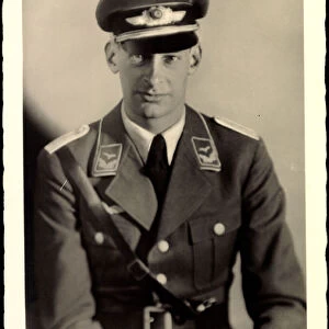 Prince Hubertus of Prussia in uniform, Wehrmacht (b / w photo)