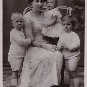 Queen Of Spain, children (b / w photo)