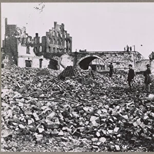 The ruins of Richmond, Virginia, 1865 (b / w photo)