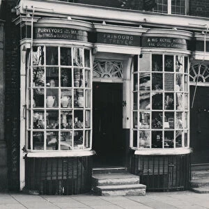 Shopfront of Fribourg & Treyer, Haymarket, London (b / w photo)