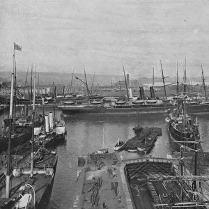 Southampton Docks (b / w photo)