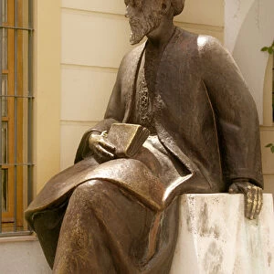 Statue of Moses Maimonides (bronze)