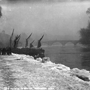 The Thames in Winter, 1895 (b / w photo)