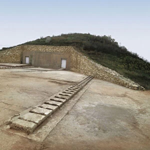 Heritage Sites Tote Bag Collection: Thracian Tomb of Sveshtari