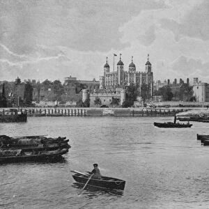 The Tower of London (b / w photo)
