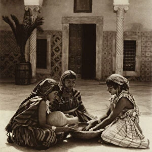 Tunis, Group of women in an Arab house (b / w photo)
